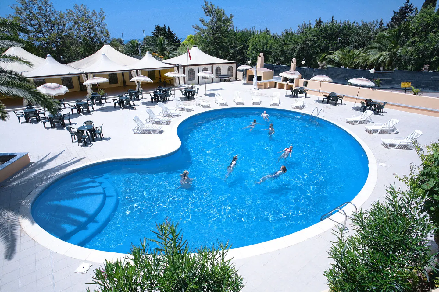 Califfo OUTDOOR_POOL