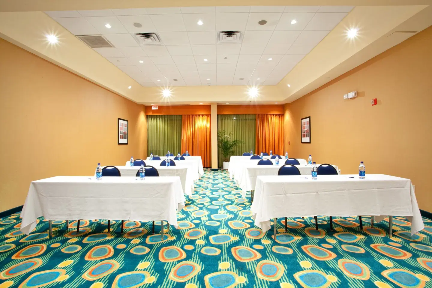 Holiday Inn Express & Suites Va Beach Oceanfront by IHG Konferenz