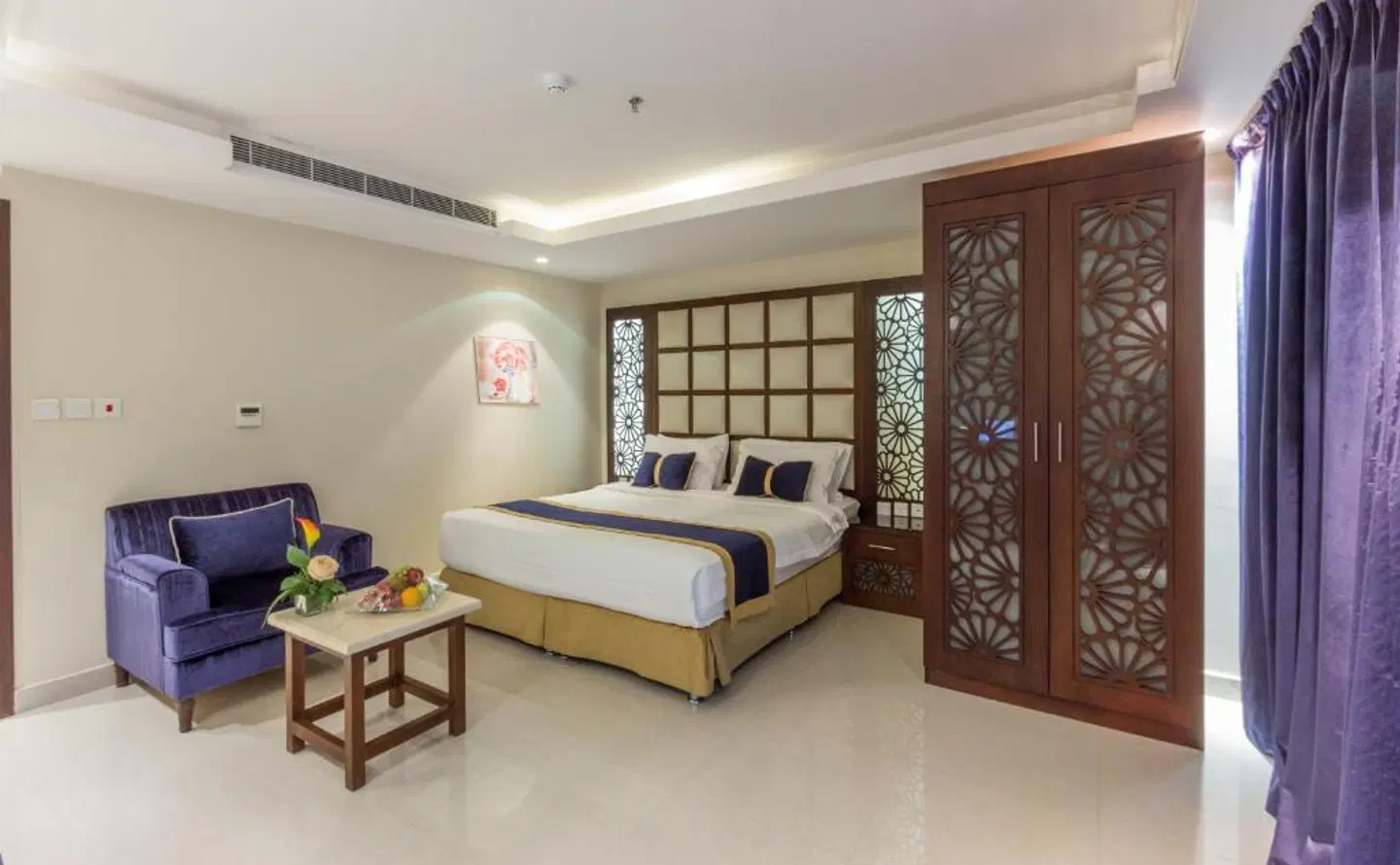 Almuhaidb Faisaliah Hotel Suites ROOM_EXAMPLE