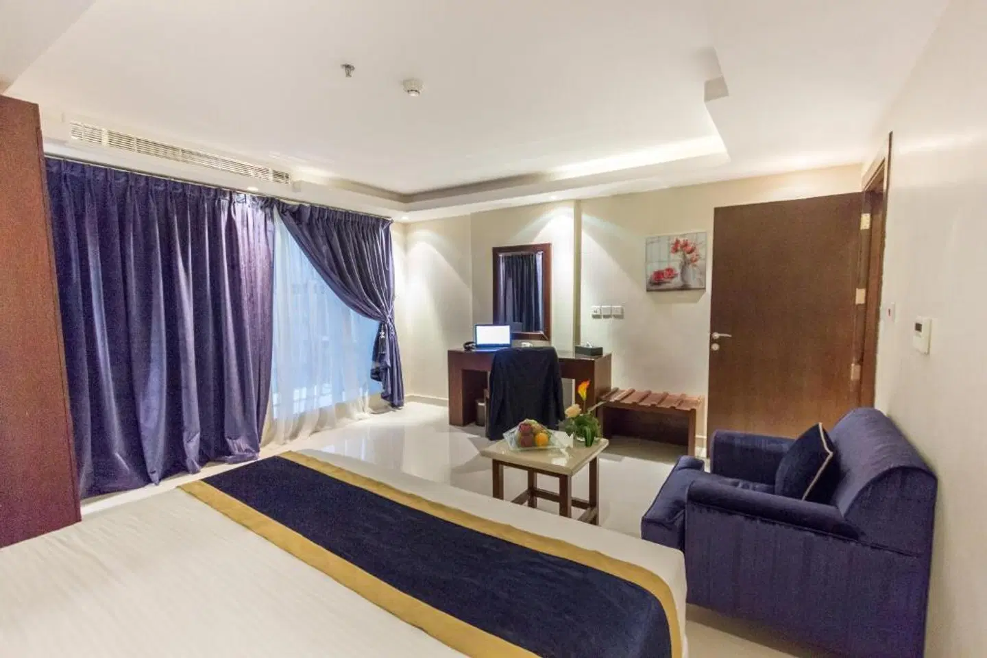 Almuhaidb Faisaliah Hotel Suites ROOM_EXAMPLE