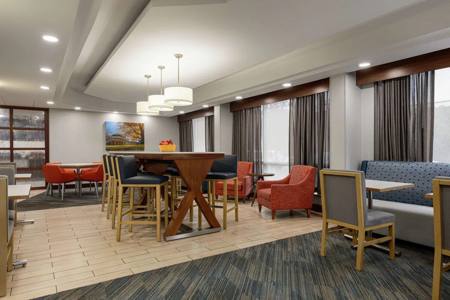 Hampton Inn Charlottesville Bar