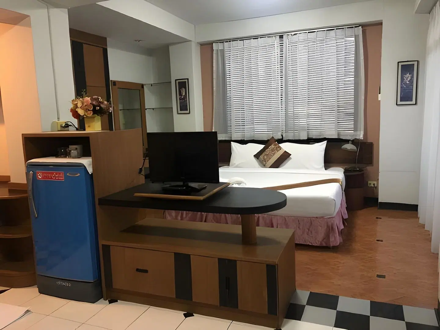 Moonlight House ROOM_EXAMPLE