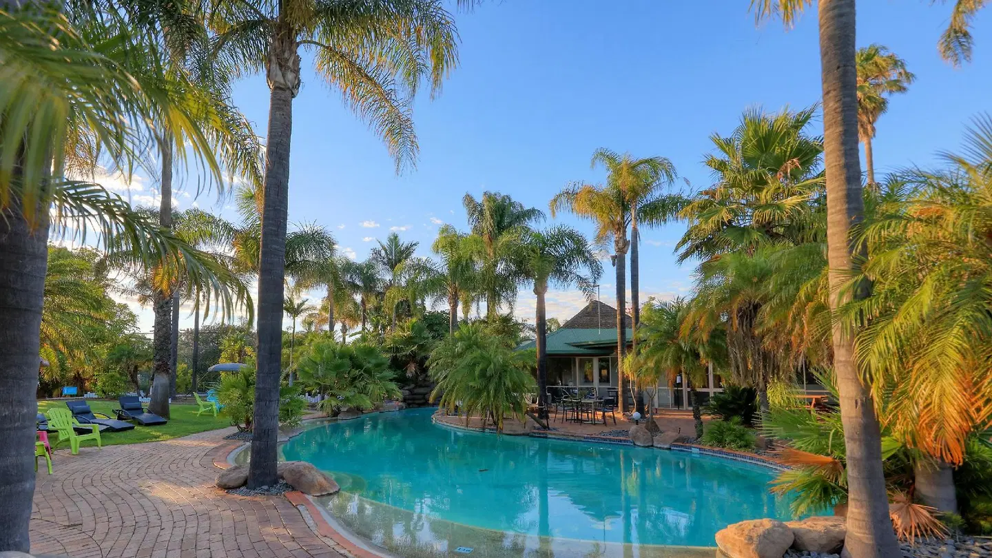 Swan Hill Resort OUTDOOR_POOL