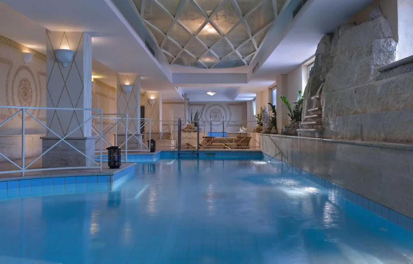 Miramare E Castello Hallenbad