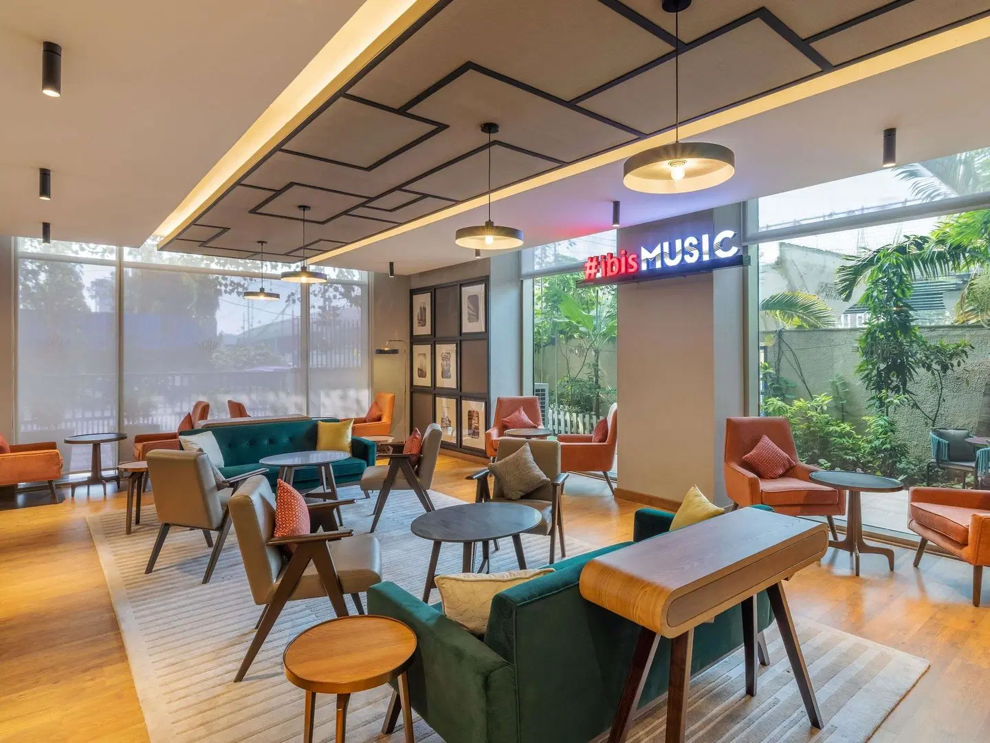 ibis Mumbai Airport Restaurant