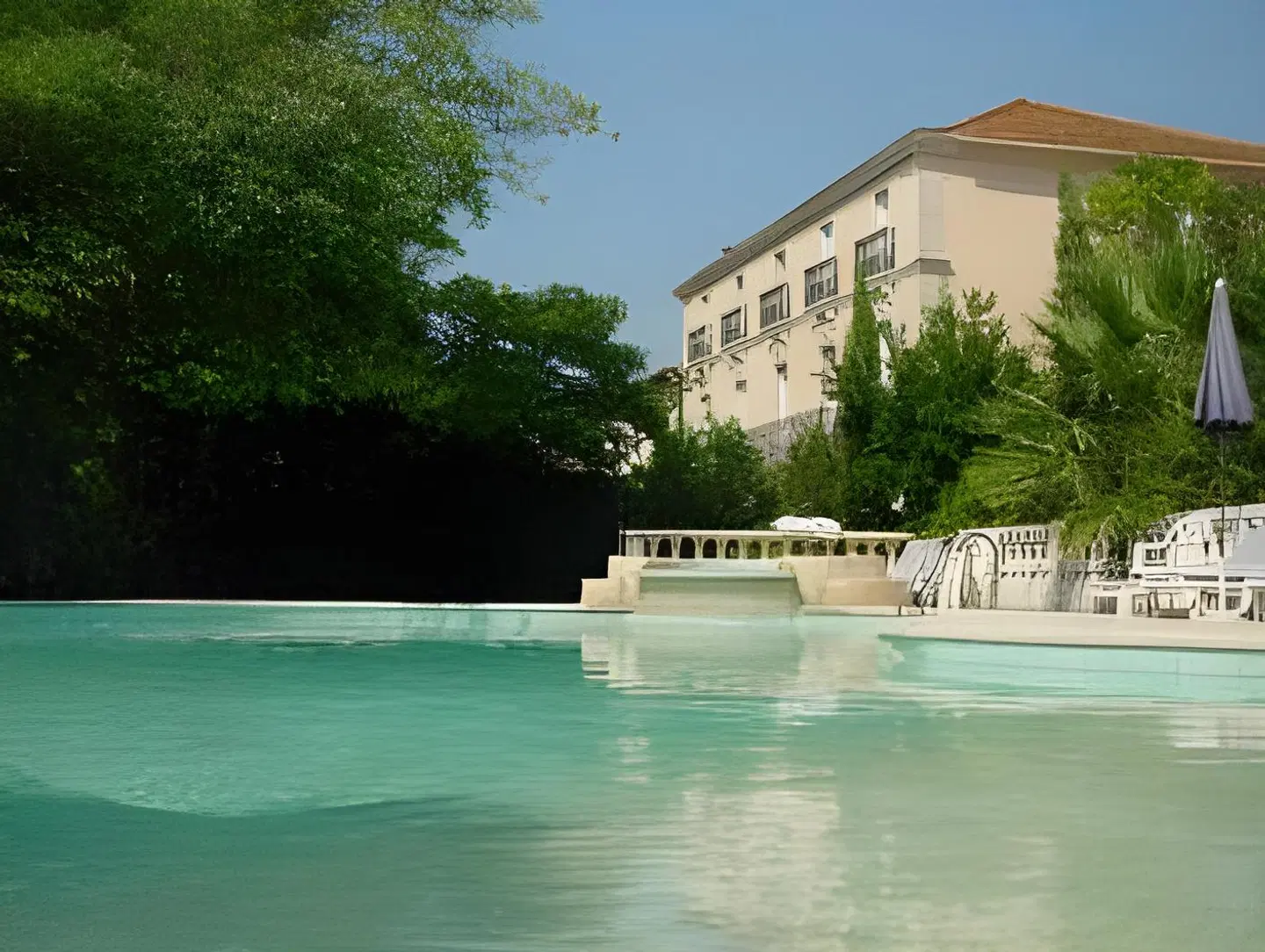 Hostellerie Saint Alban OUTDOOR_POOL