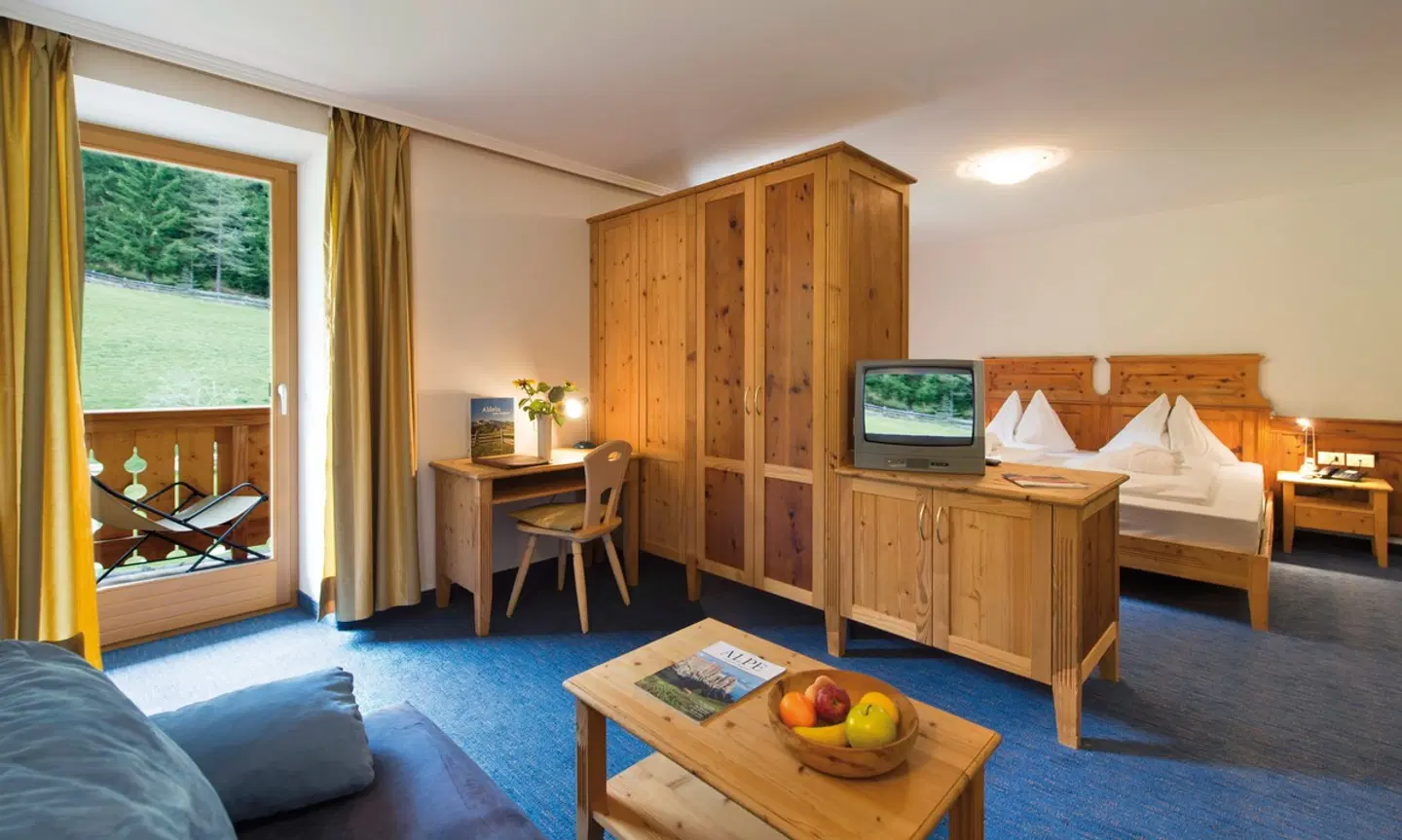 Dolomitenhotel Weisslahnbad ROOM_EXAMPLE