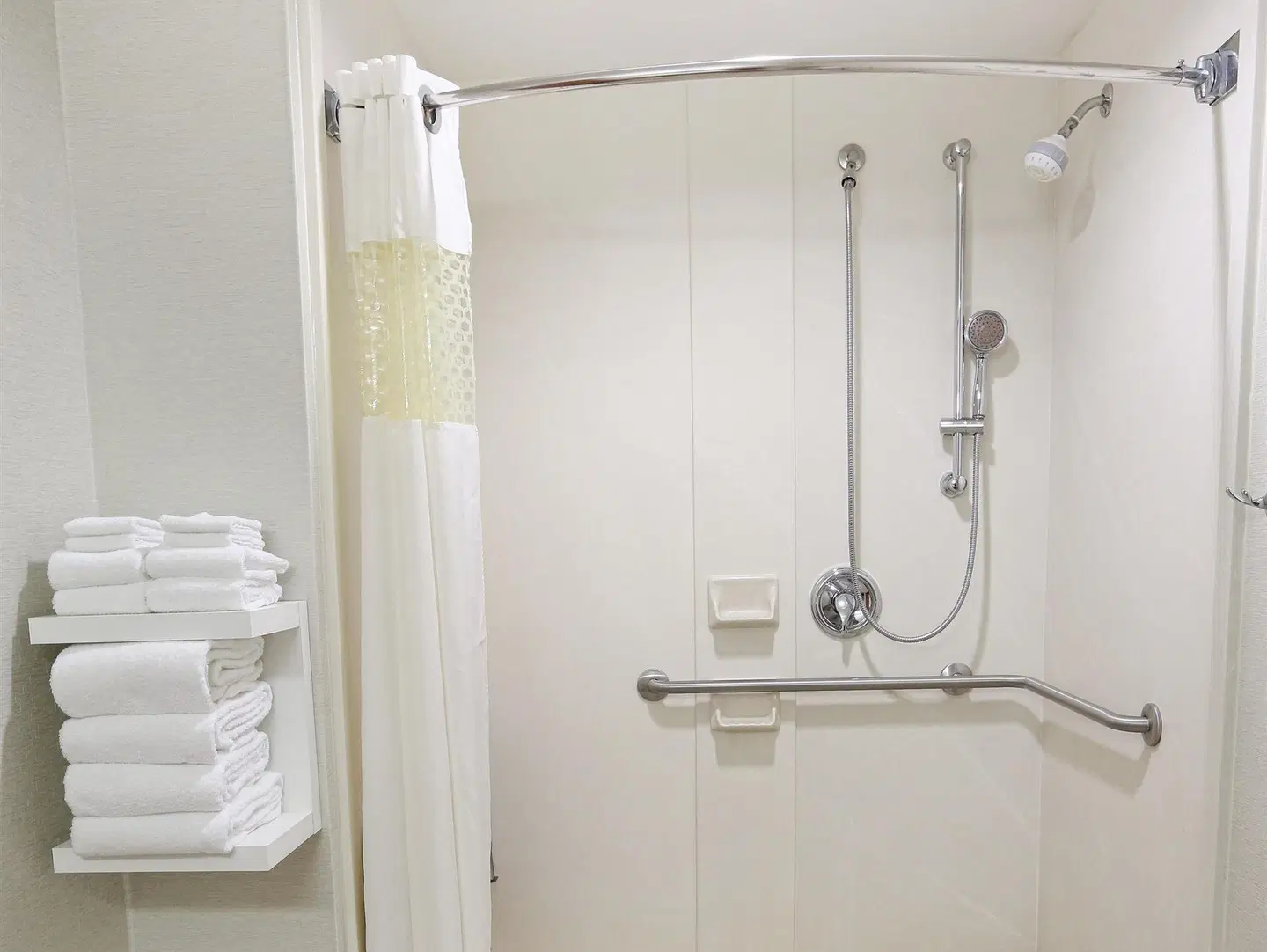 Hampton Inn & Suites Chincoteague-Waterfront Badezimmer