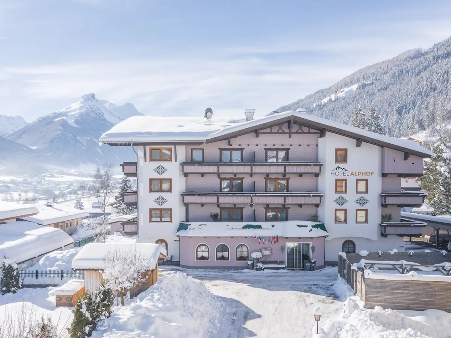 Alphof EXTERIOR