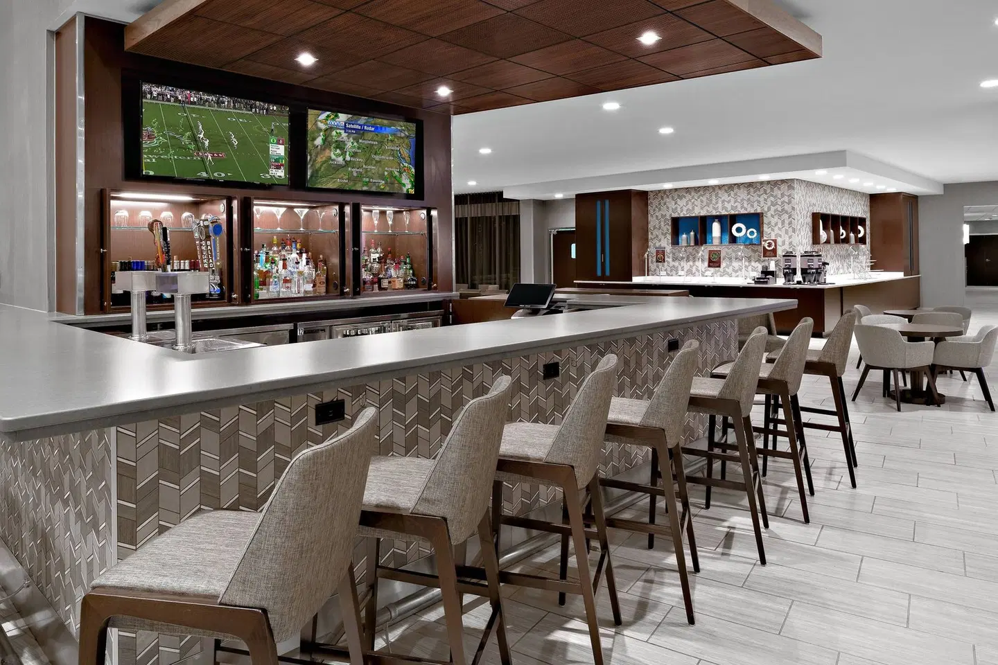 SpringHill Suites by Marriott Roanoke Bar