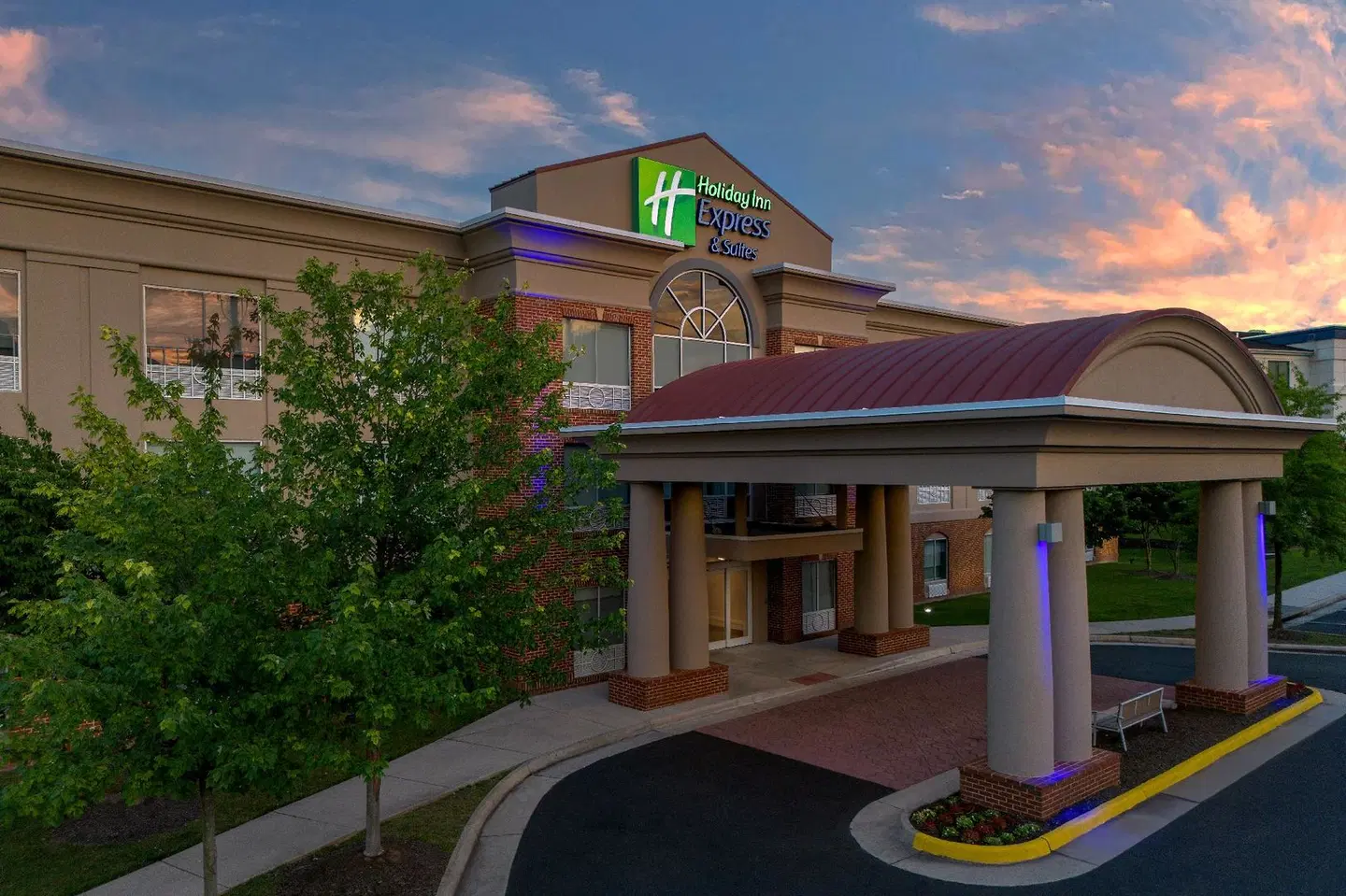 Holiday Inn Express & Suites Alexandria - Fort Belvoir by IHG EXTERIOR