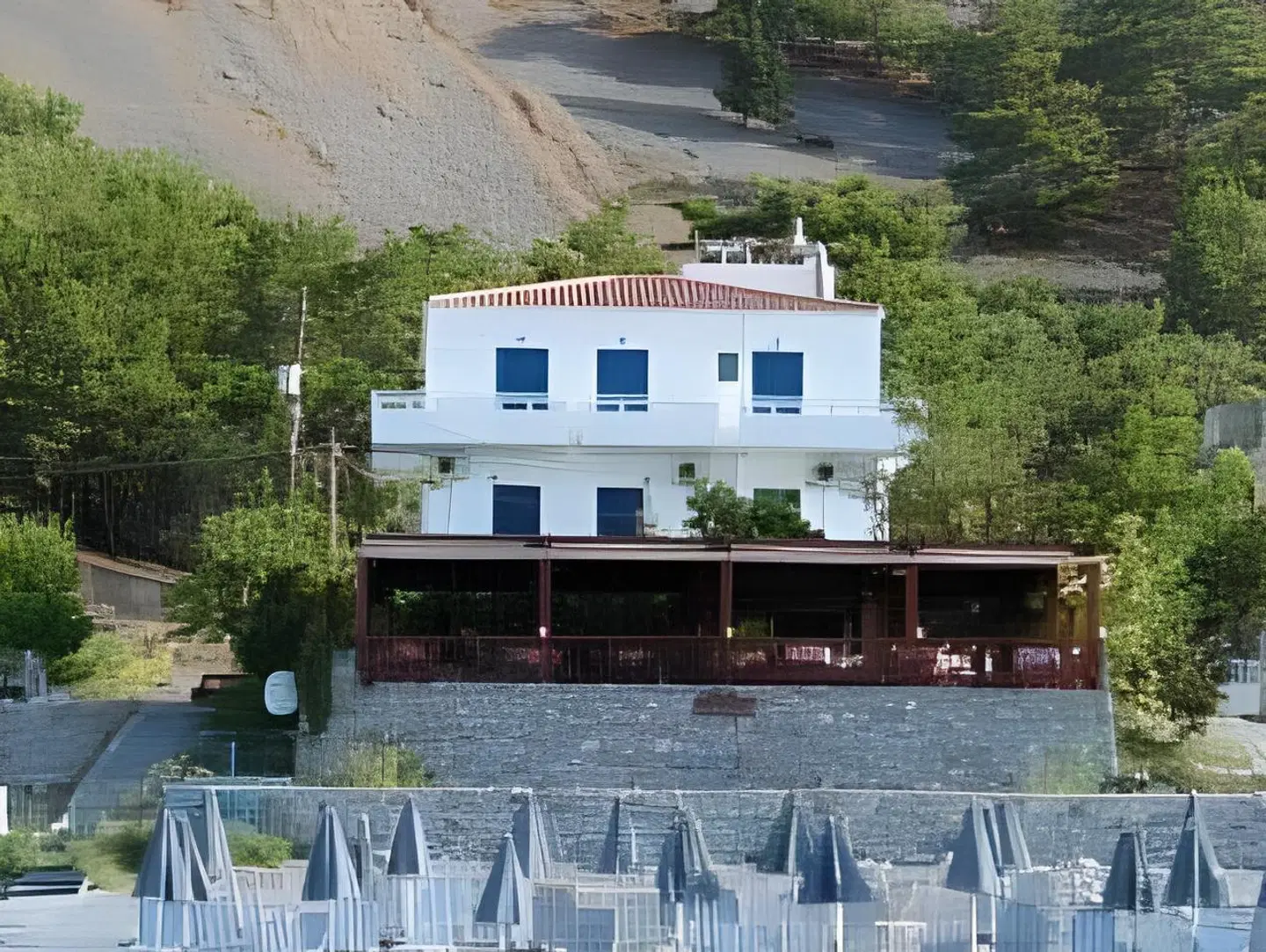 Gigilos OUTDOOR_POOL