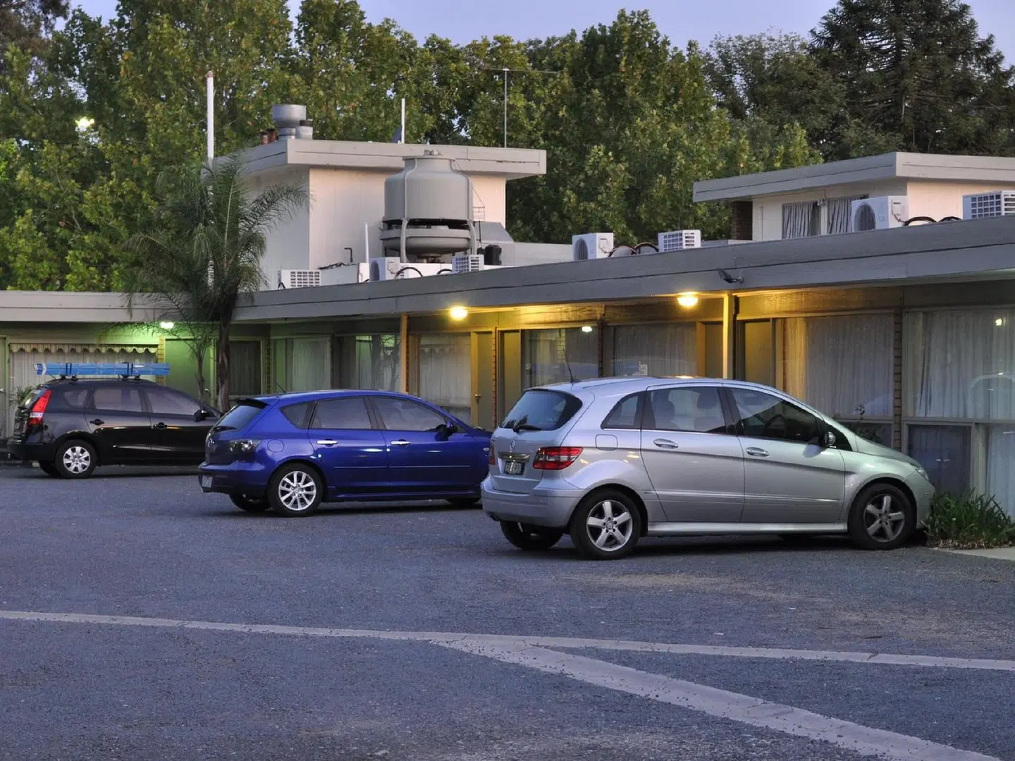 Albury Burvale Motor Inn EXTERIOR