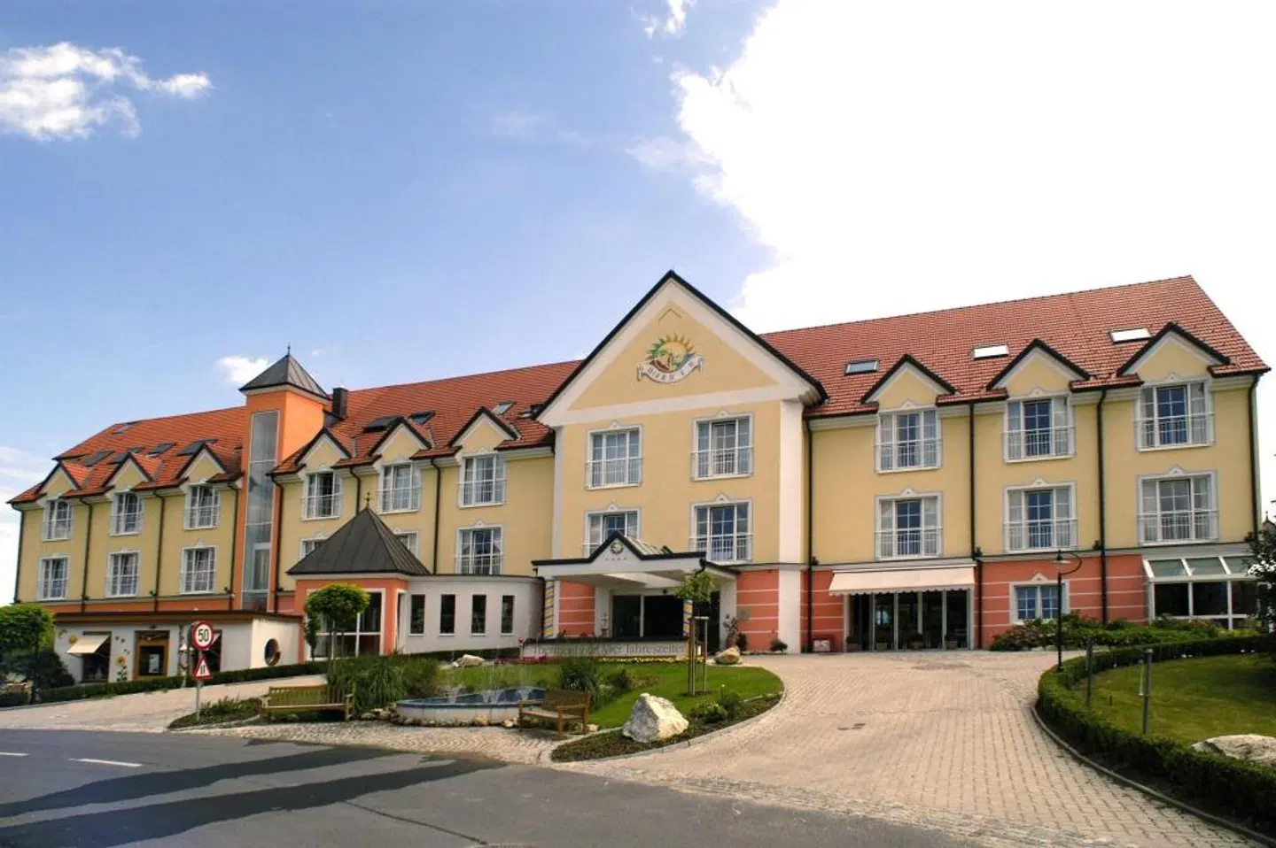 Thermenhotel 4 Jahreszeiten EXTERIOR