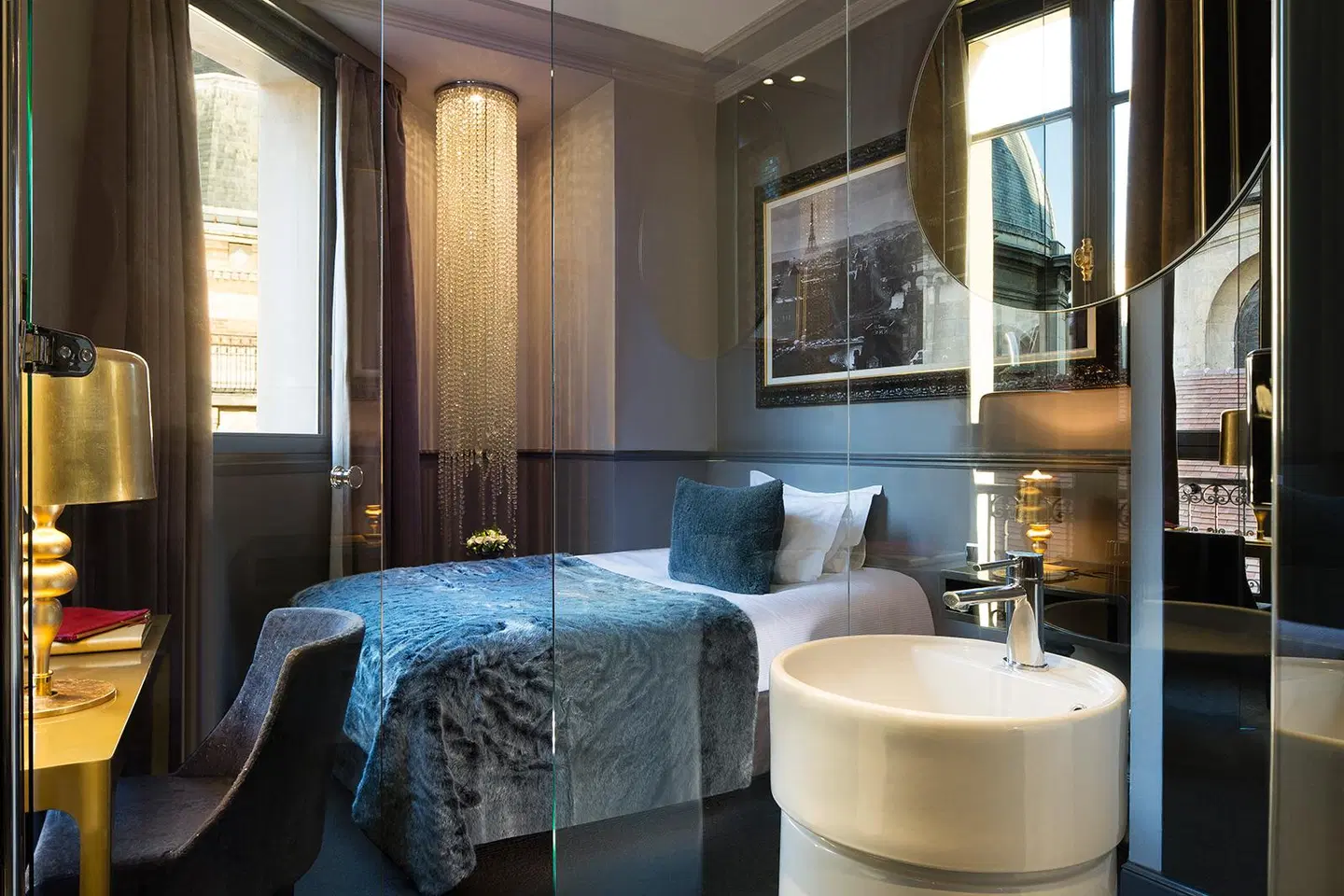 Lumen ROOM_EXAMPLE