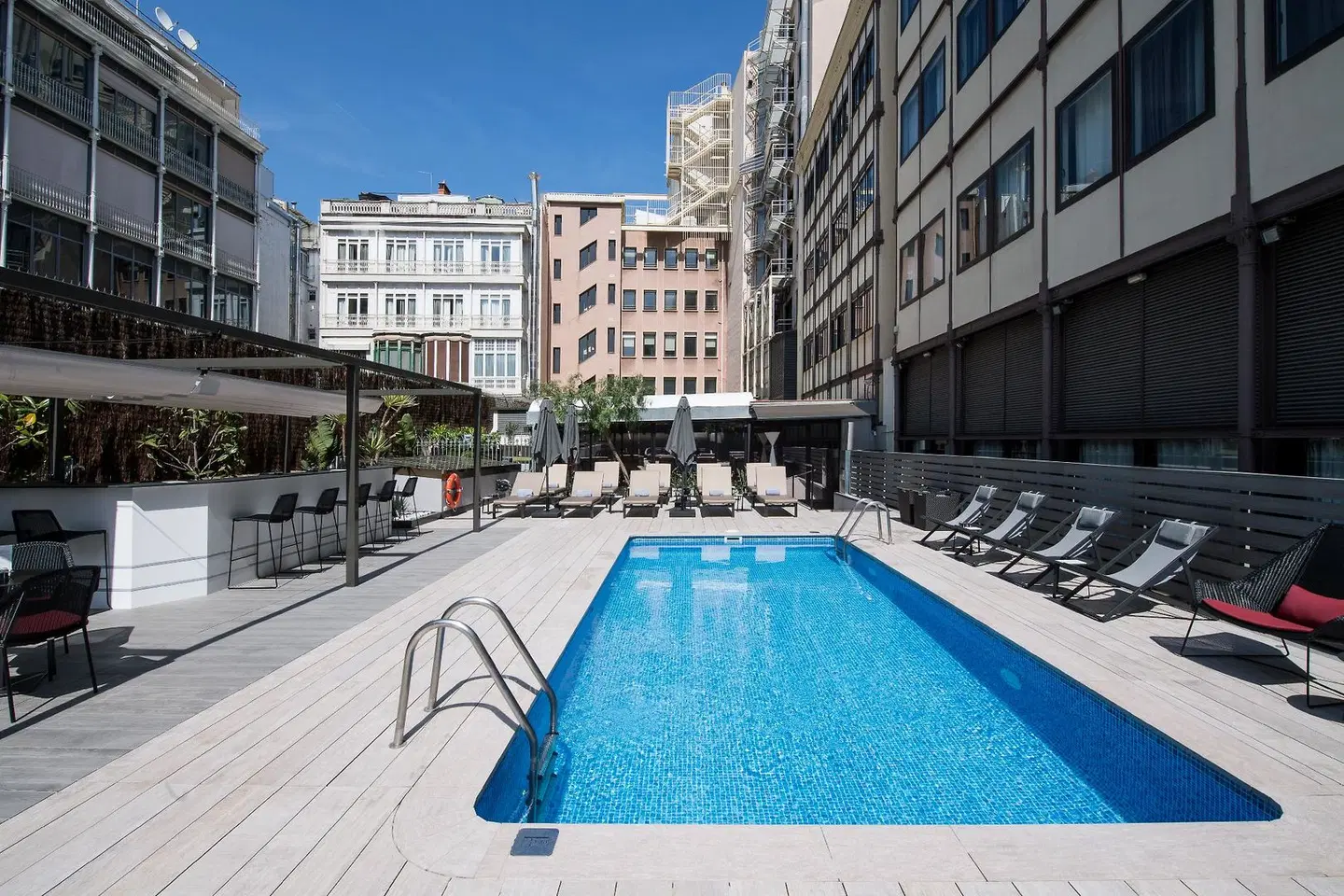 Catalonia Plaza Catalunya OUTDOOR_POOL