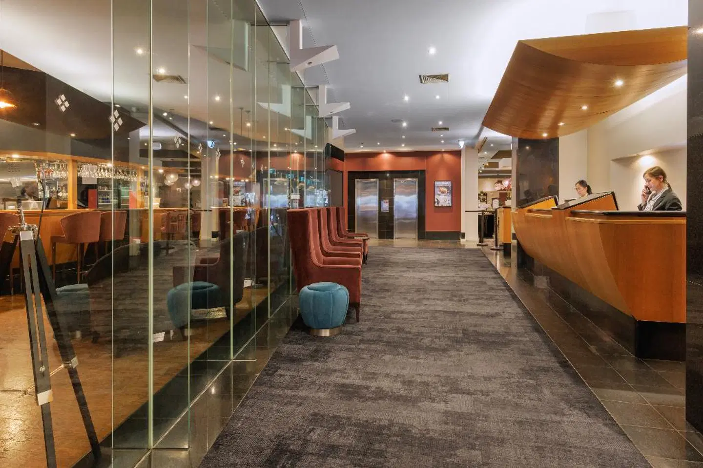 Grand Chancellor Melbourne LOUNGE_LOBBY