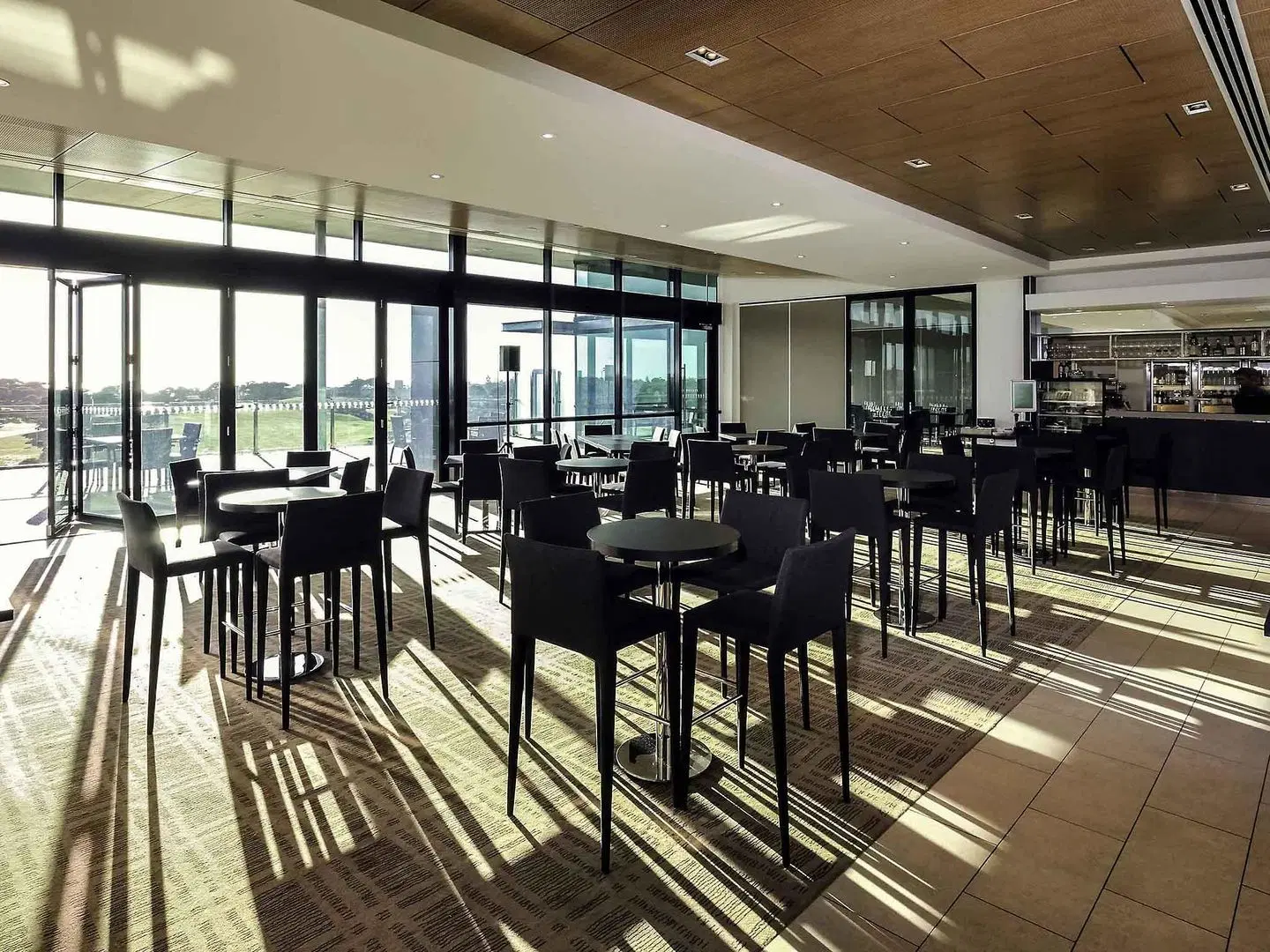 Mercure Portsea Bar