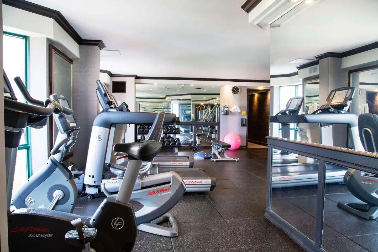 The Yorkville Royal Sonesta Hotel SPORTS_AND_LEISURE