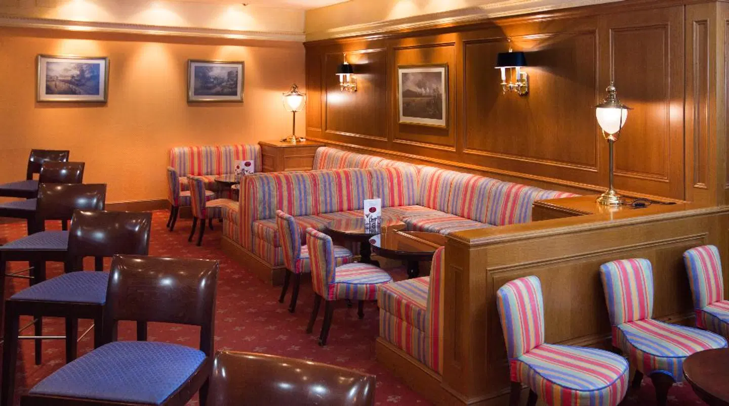Las Palmeras Bar