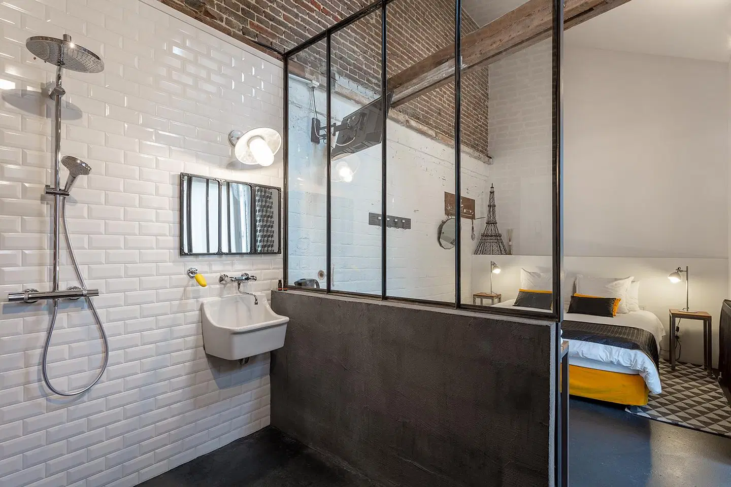 La Salamandre BATHROOM