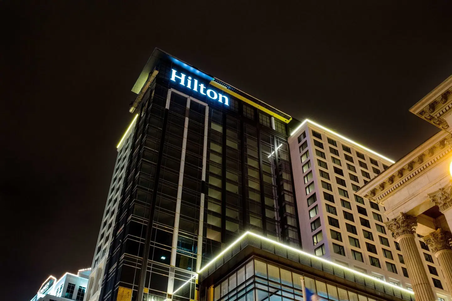 Hilton Norfolk The Main EXTERIOR