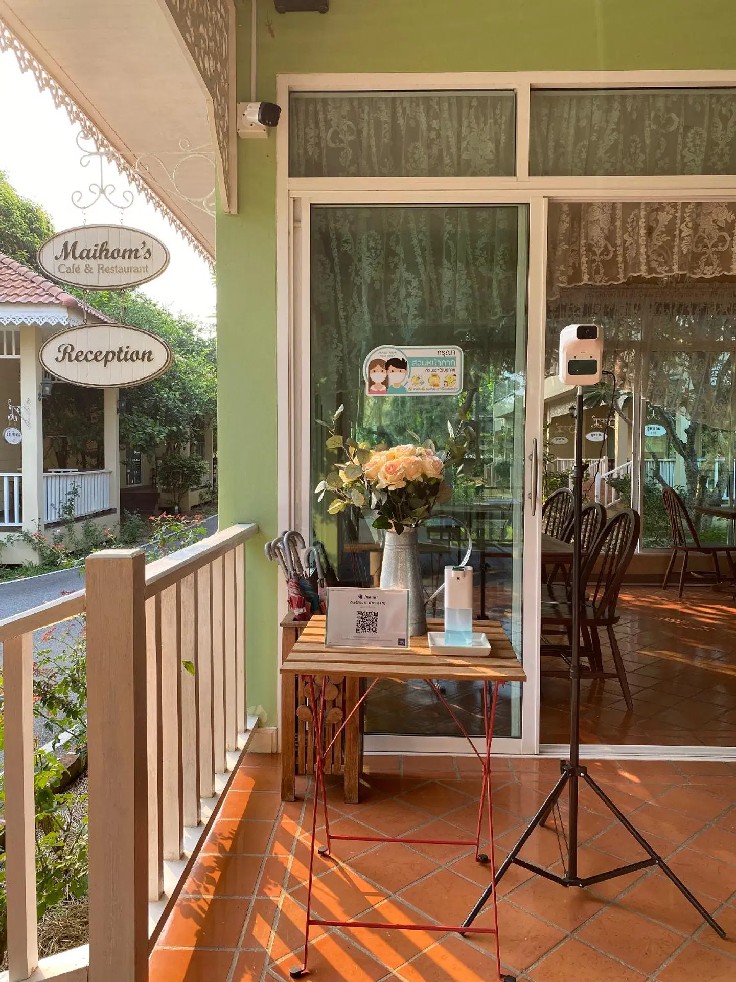 Ruen Maihom Riverside Cottage Terrasse