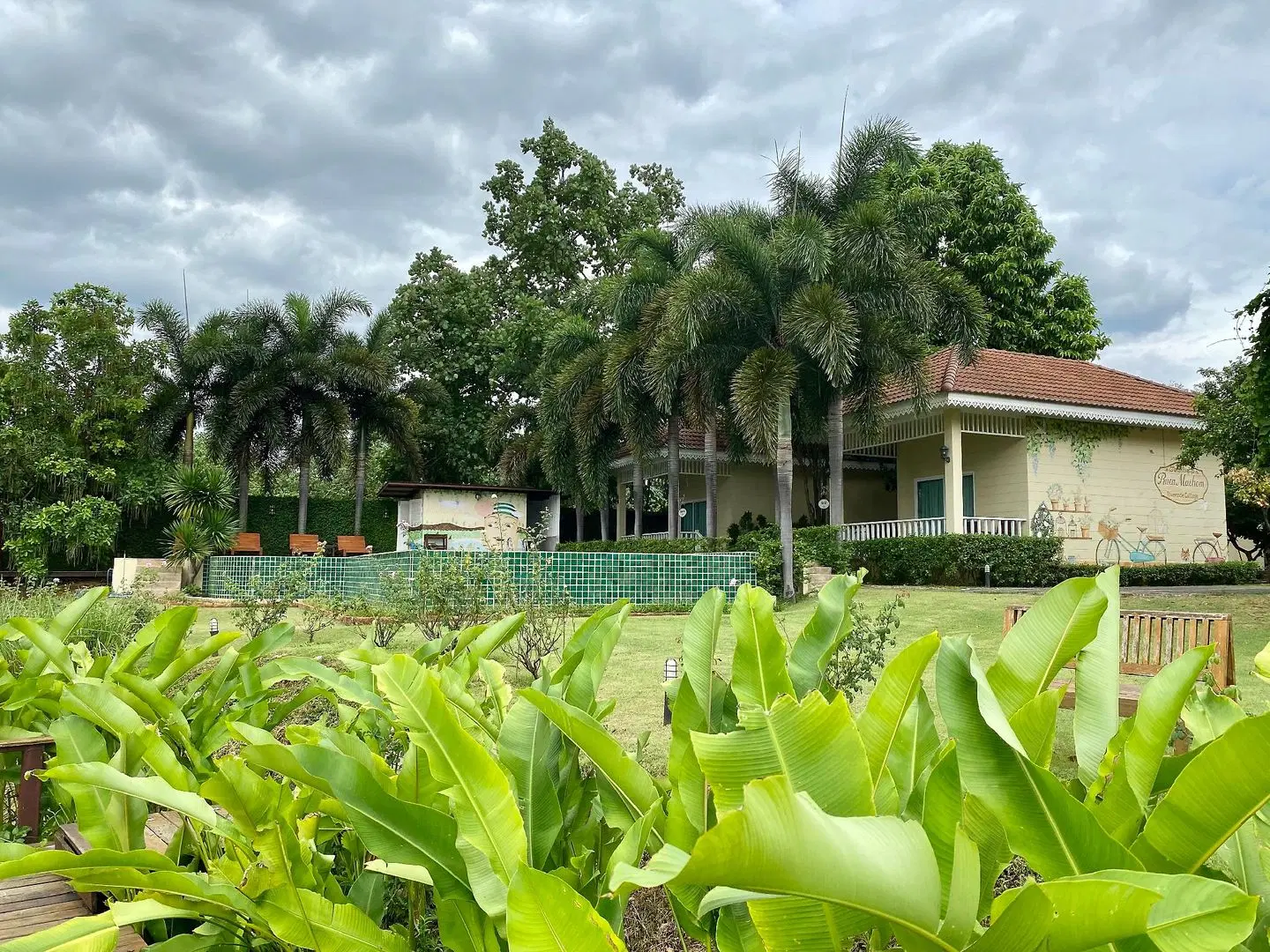 Ruen Maihom Riverside Cottage GARDEN