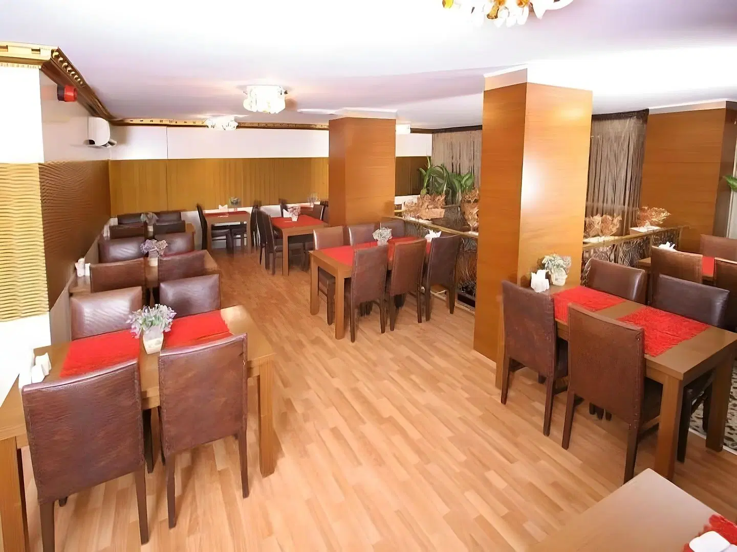 Maya Hotel RESTAURANT
