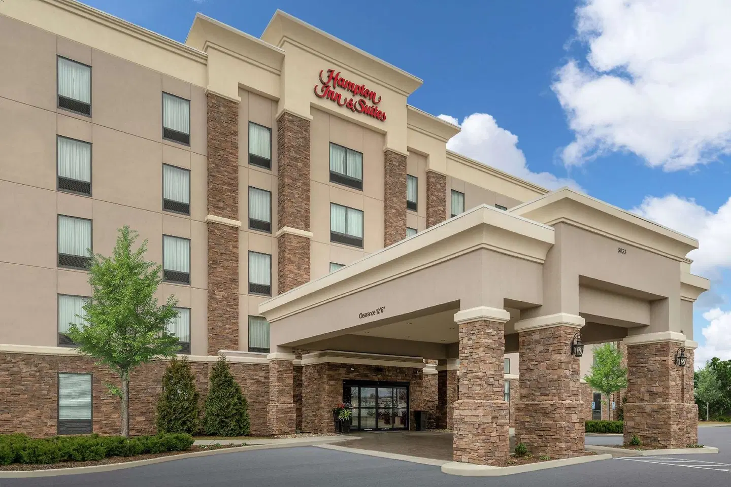 Hampton Inn & Suites Roanoke Airport EXTERIOR