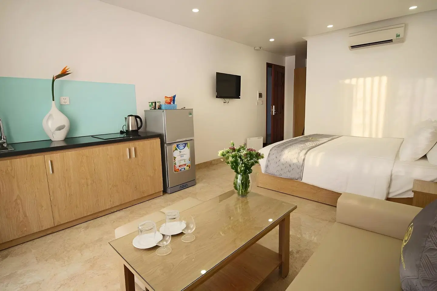 Gold Summer 2 ROOM_EXAMPLE