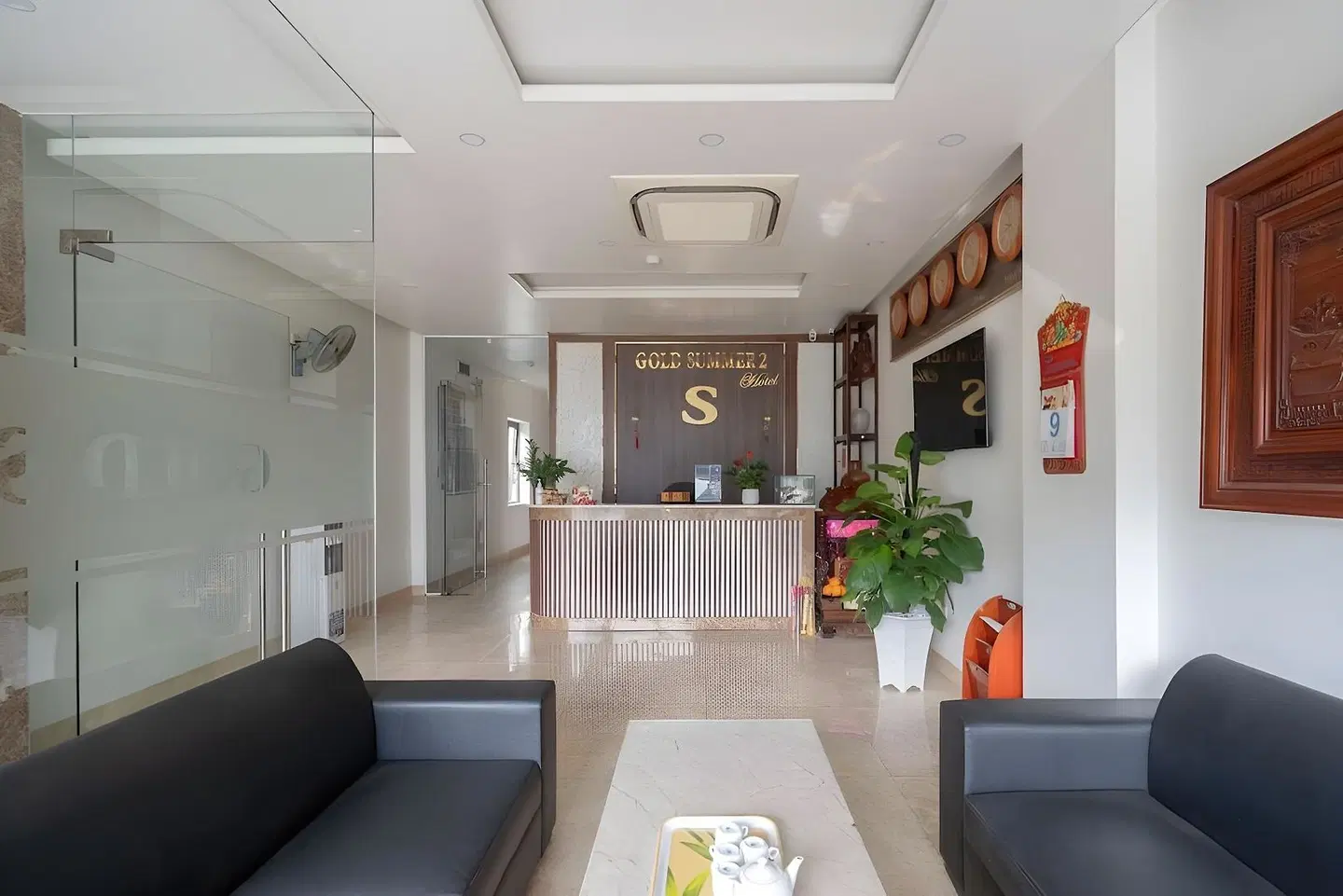 Gold Summer 2 LOUNGE_LOBBY