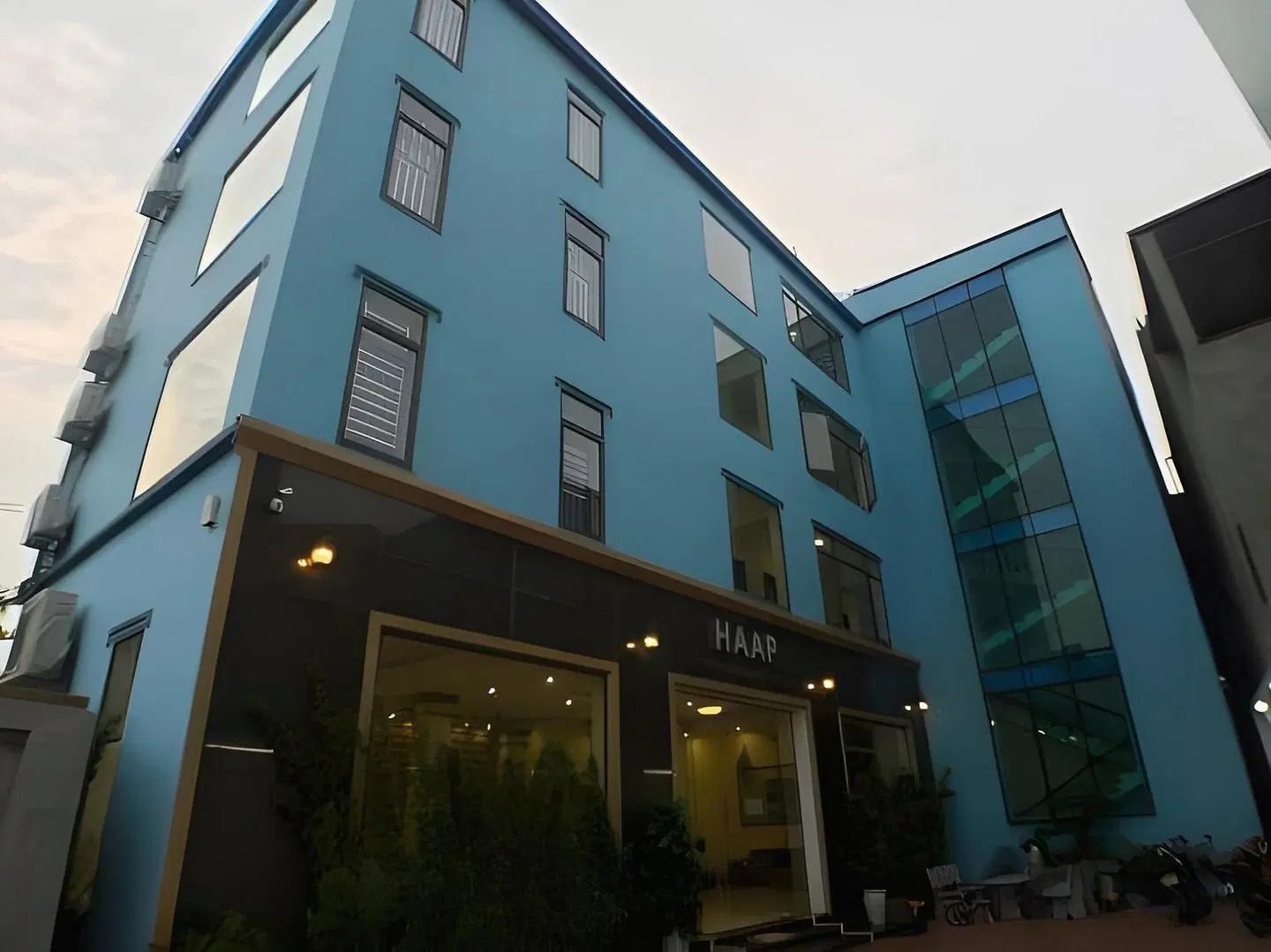 HAAP Transit Hotel EXTERIOR