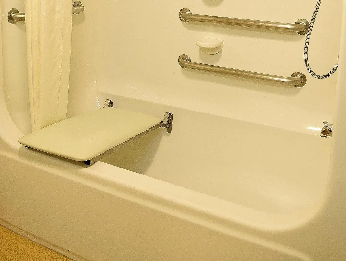 Hampton Inn & Suites Williamsburg-Richmond Rd. Badezimmer