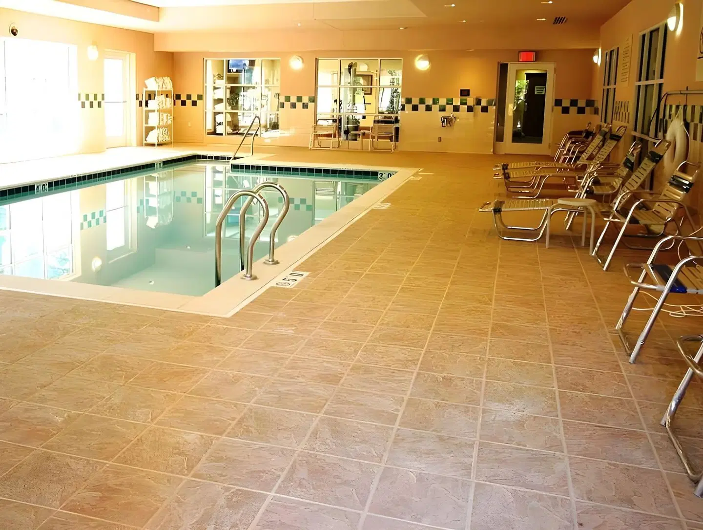 Hampton Inn & Suites Williamsburg Historic District Hallenbad