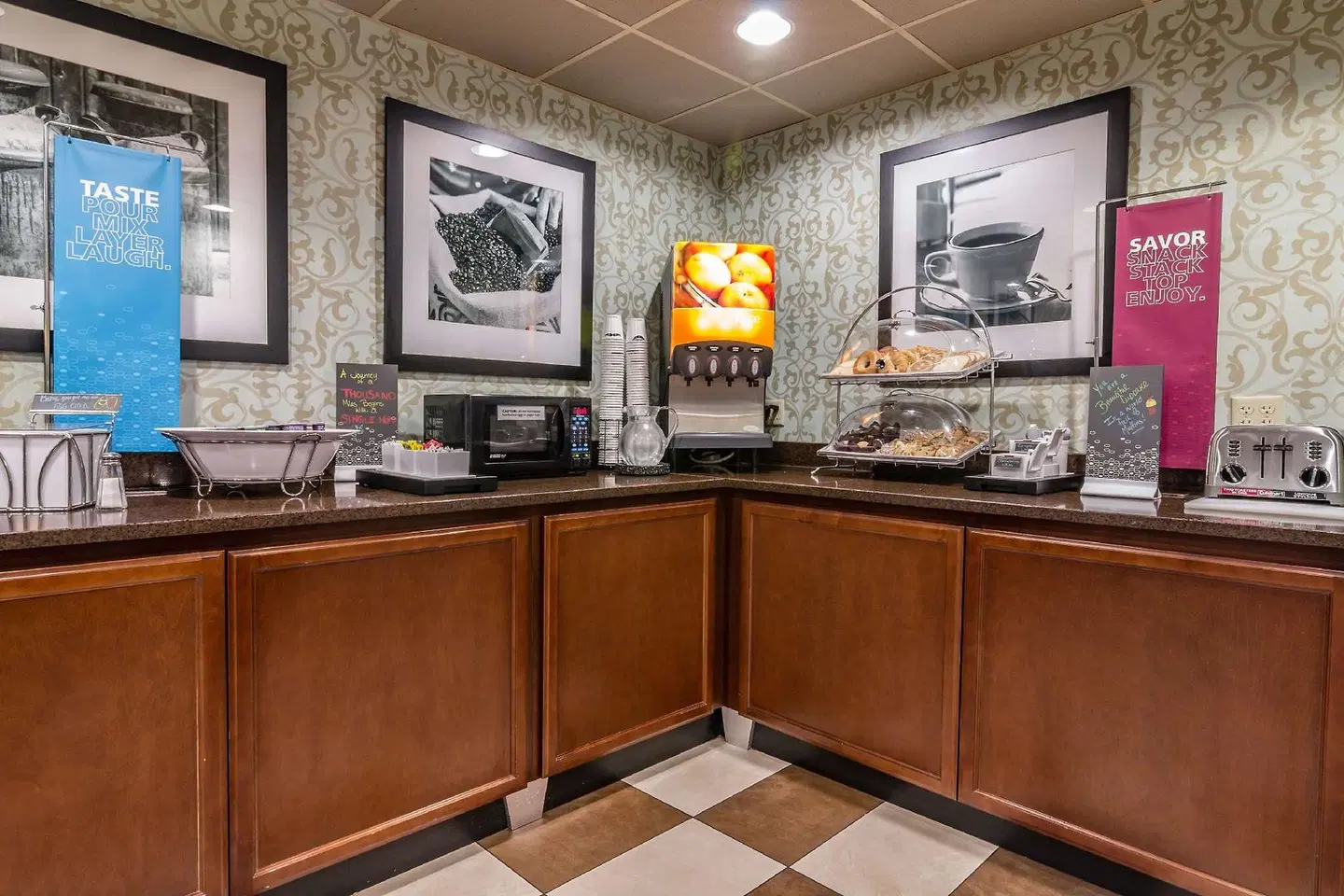 Hampton Inn Winchester-University/ Mall Restaurant