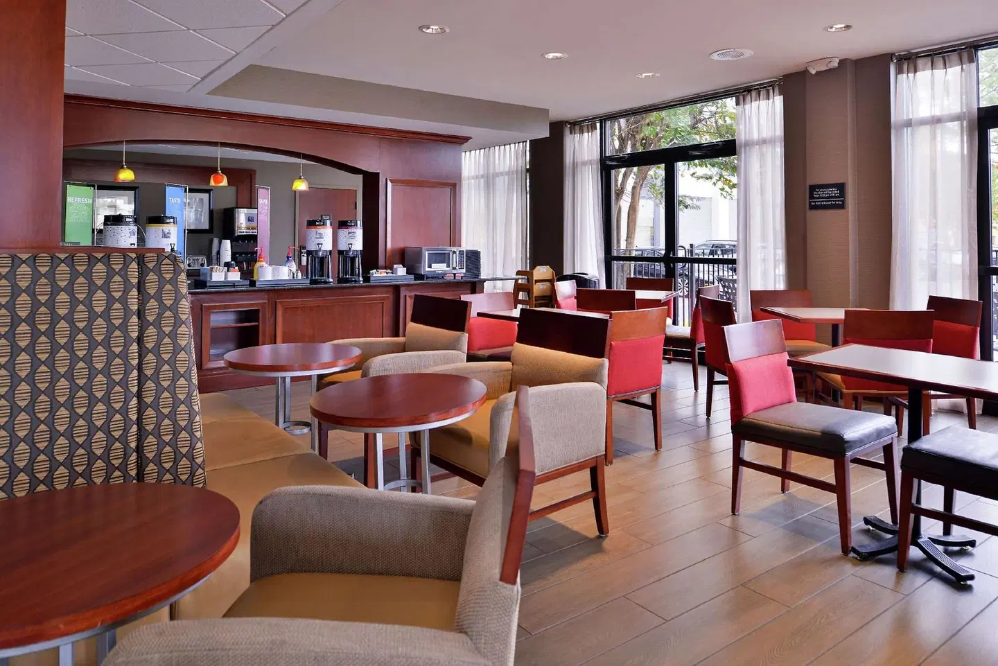 Hampton Inn Norfolk/Virginia Beach Bar