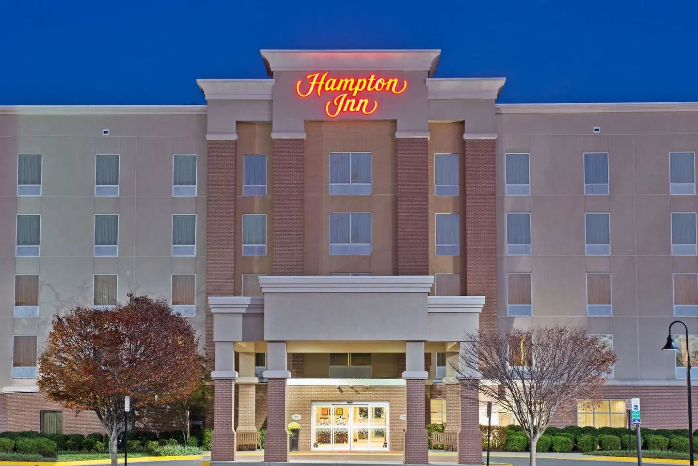 Hampton Inn Gainesville-Haymarket EXTERIOR
