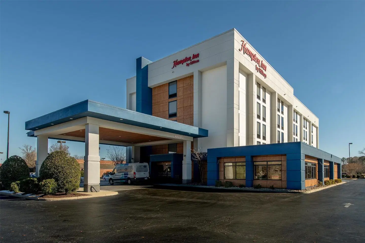 Hampton Inn Newport News-Yorktown EXTERIOR