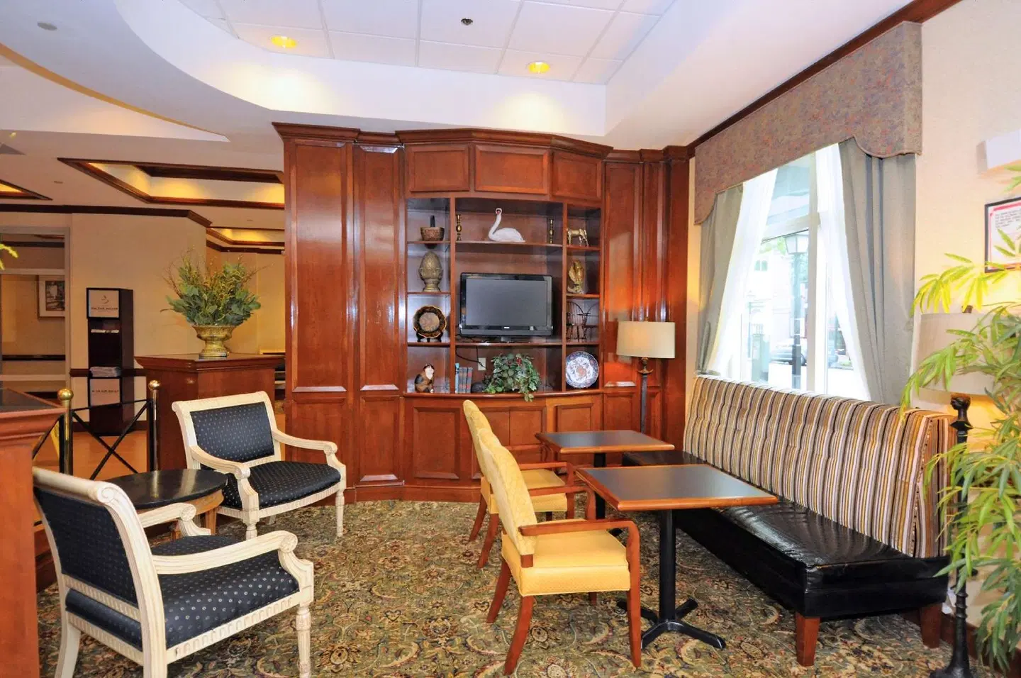 Hampton Inn Alexandria-Old Town/King St. Metro LOUNGE_LOBBY