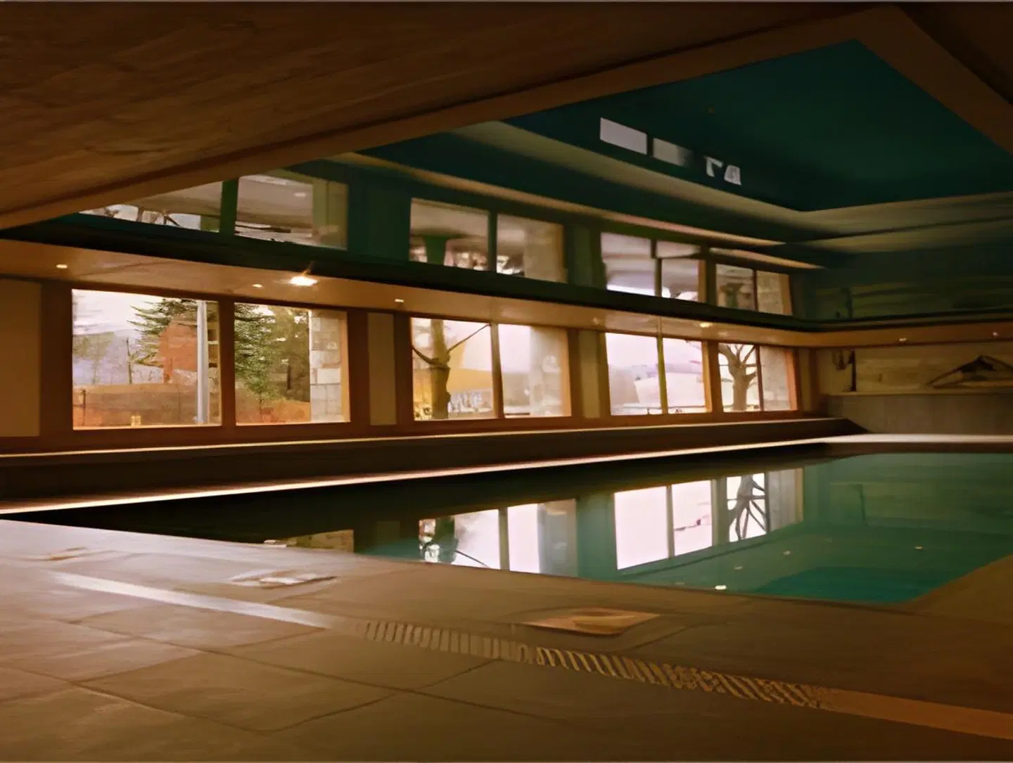 CGH Résidences & Spas Le Coeur d'Or Hallenbad