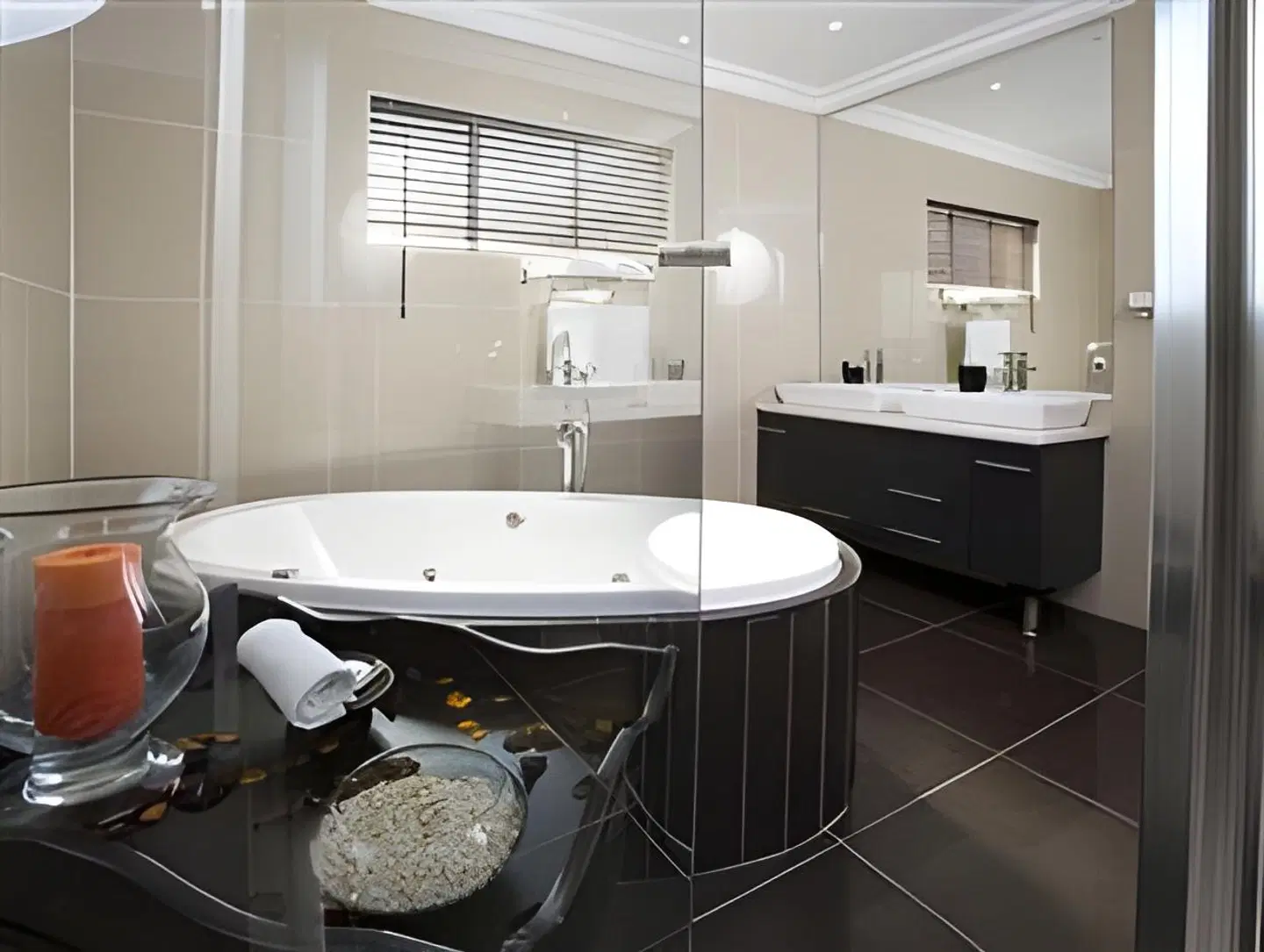 Silver Oaks Boutique Hotel BATHROOM
