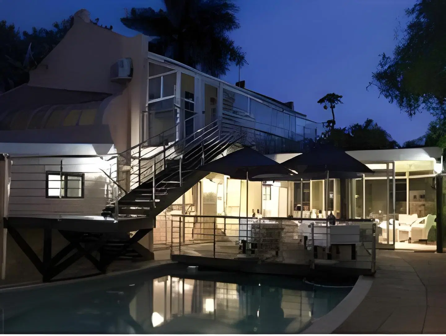 Silver Oaks Boutique Hotel EXTERIOR