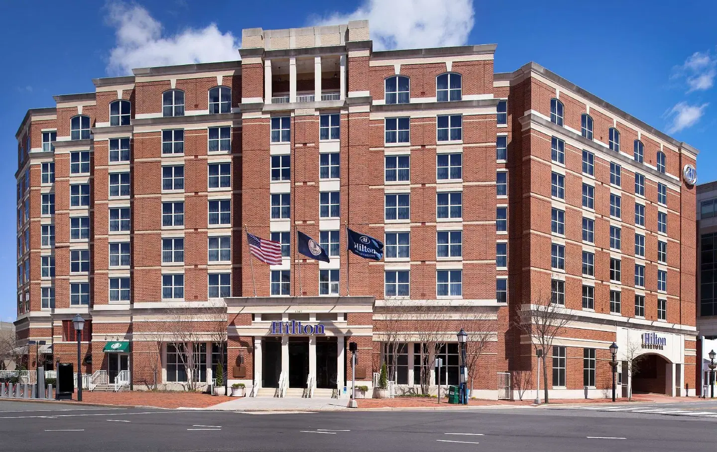 Hilton Alexandria Old Town EXTERIOR