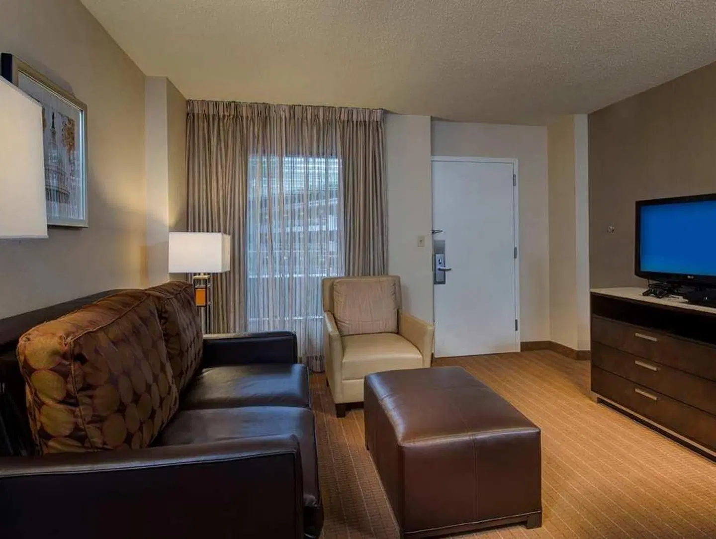 Embassy Suites by Hilton Alexandria Old Town ROOM_EXAMPLE
