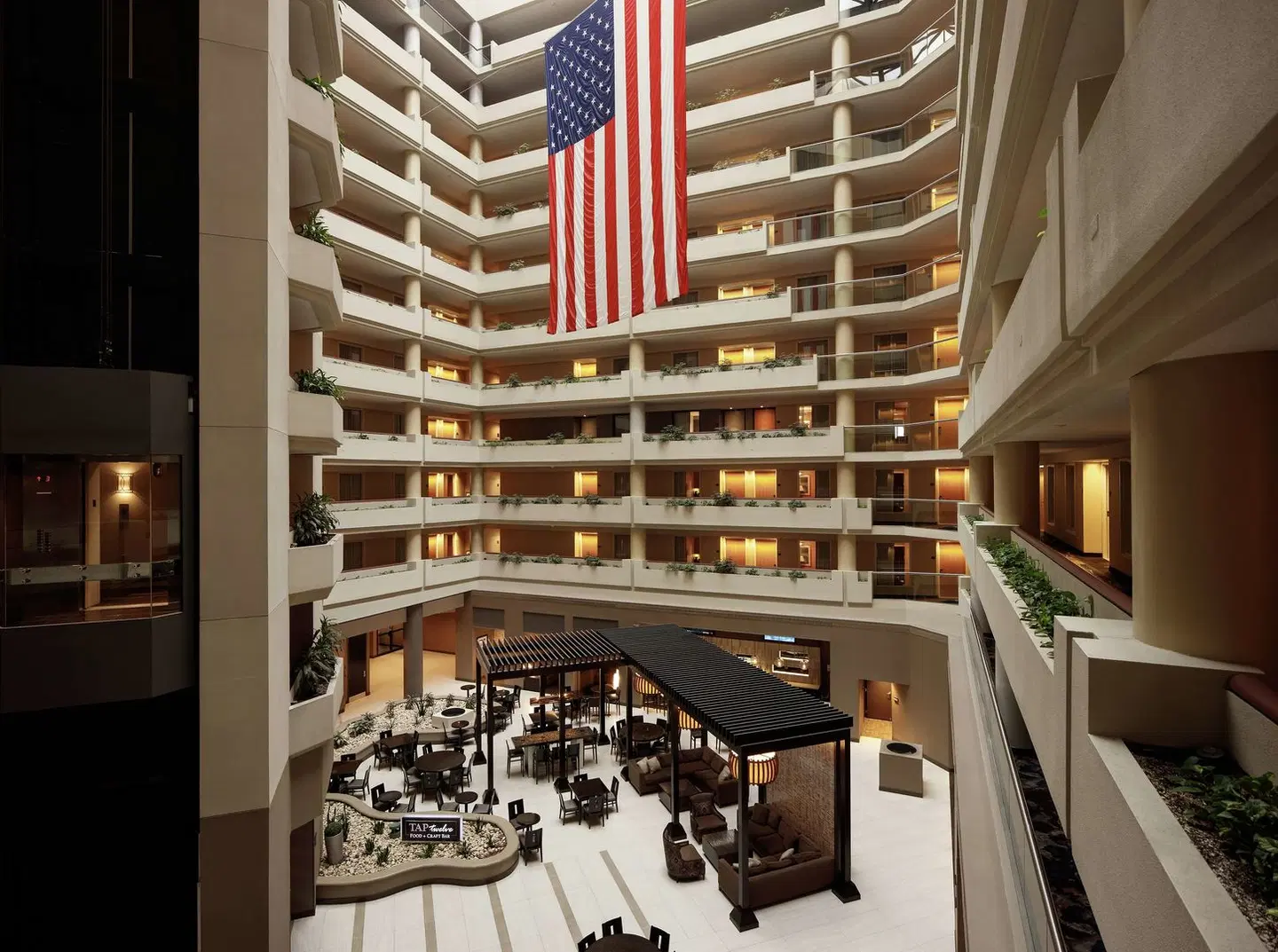 Embassy Suites by Hilton Crystal City National Airport SPORTS_AND_LEISURE