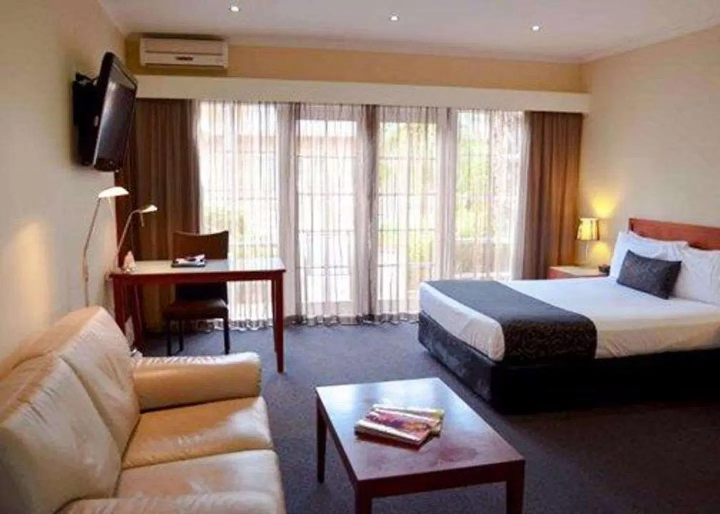 Quality Hotel Melbourne Airport ROOM_EXAMPLE