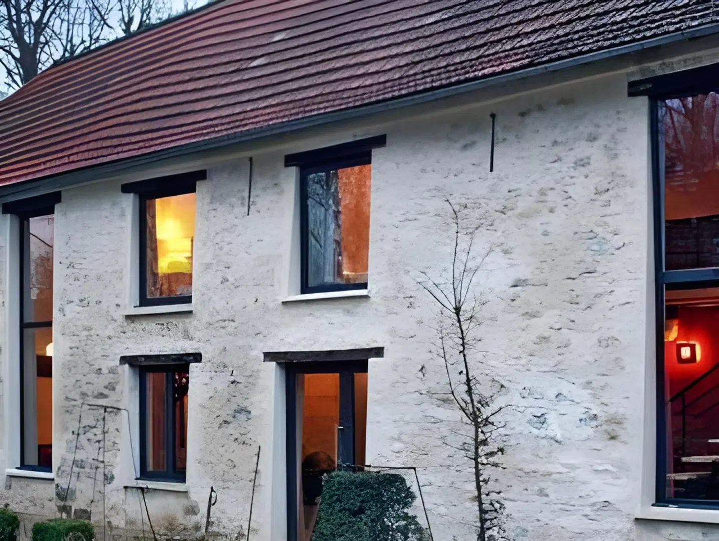Les Herbes Folles EXTERIOR
