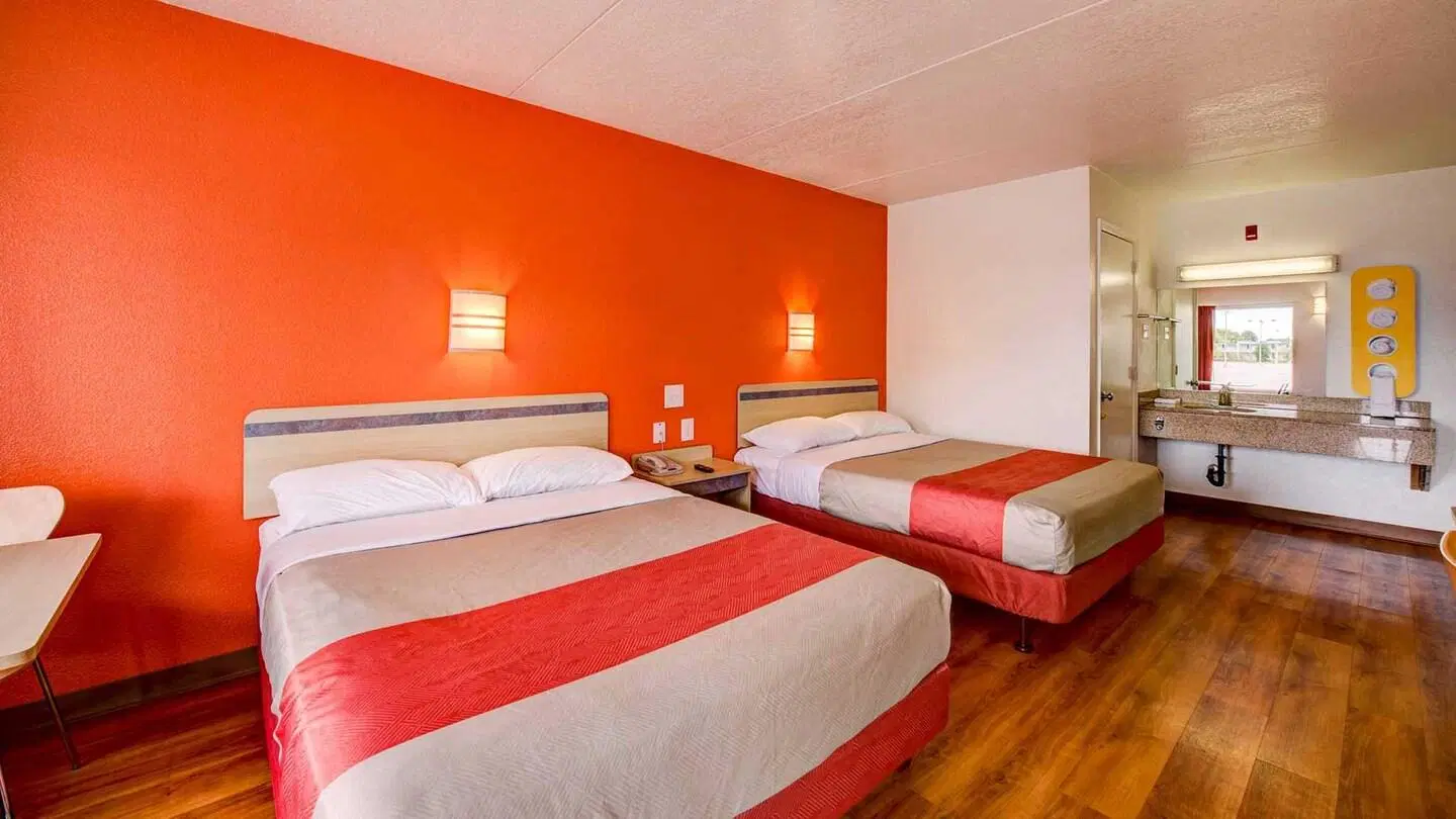 Motel 6 Norfolk, VA ROOM_EXAMPLE
