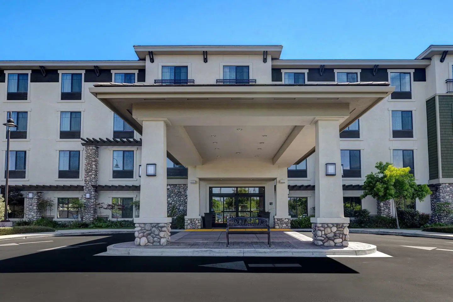 Hampton Inn & Suites San Luis Obispo EXTERIOR